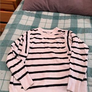 Women’s Vineyard Vines size large Striped Black and White Sweater